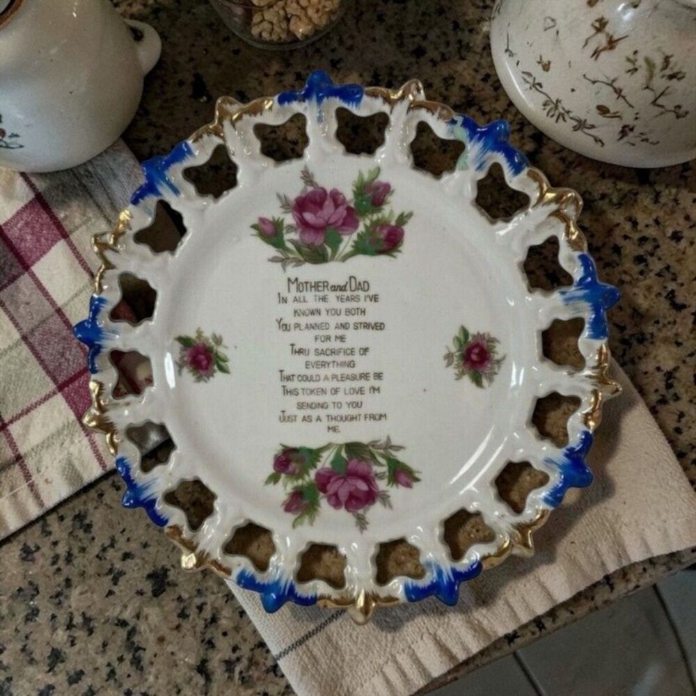 Open Lace Mother Dad Poem Tribute Souvenir Plate or Decorative Wall Hanging Vtg
